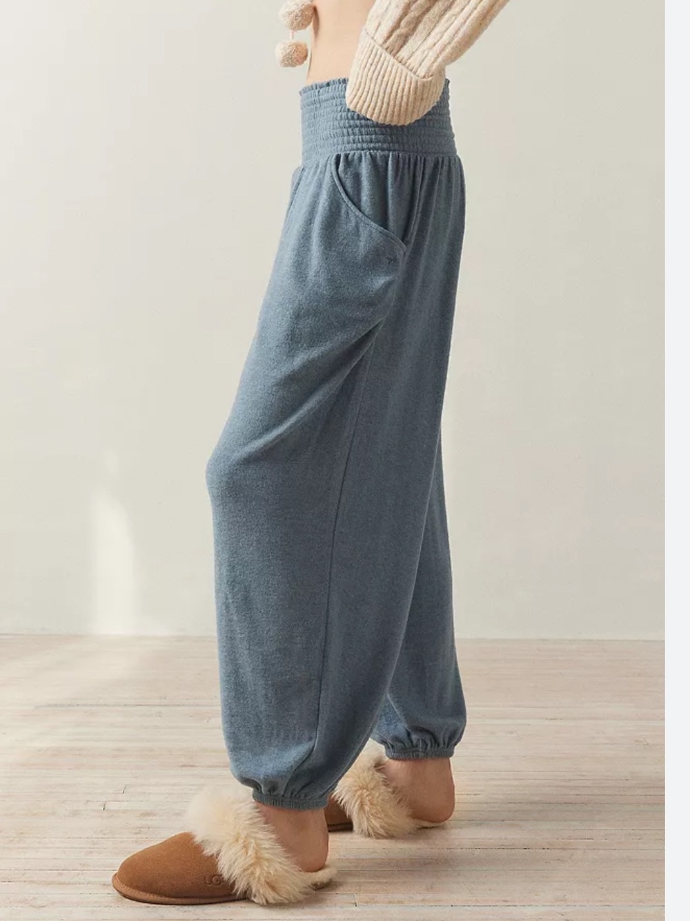 Out from under BDG Bondi balloon harem pant size small